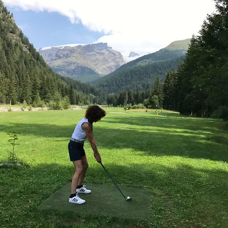 Antagnod Mountain Club *