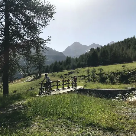 Antagnod Mountain Club Champoluc
